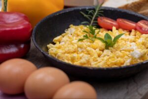 scrambled egg: brain-friendly foods