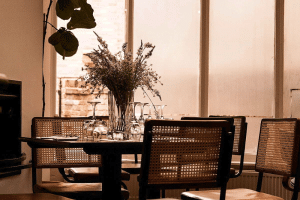 The sixth Keto Restaurants UK is The Gate in London, a must-visit destination for keto-conscious vegetarians.